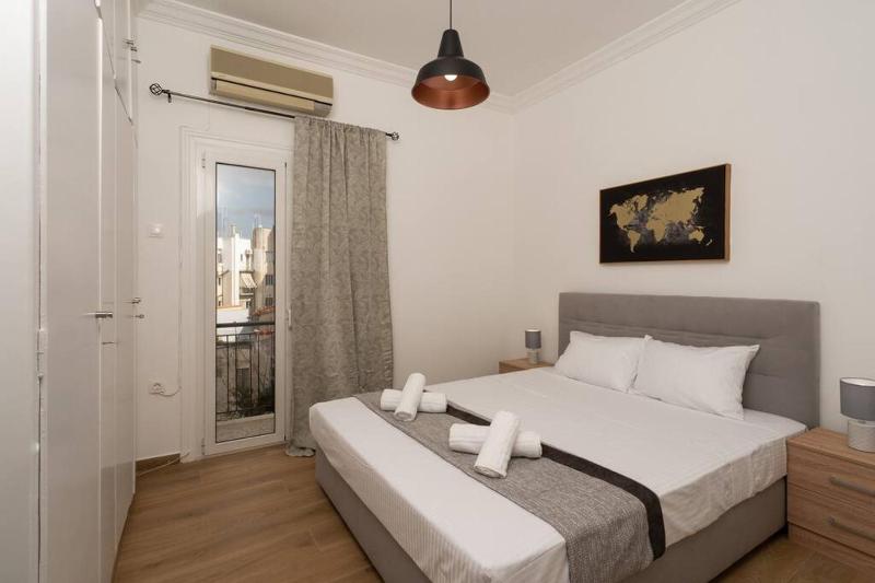 Classy & Comfy 1 BD Apt 4' to Acropolis — отель с удобствами в Афины