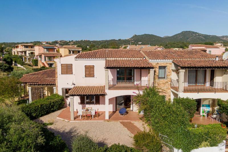 Casa Helen a Olbia - Spazioso Appartamento con Terrazza
