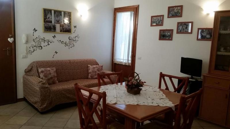 La Casa Rosa a Monserrato - Grazioso bilocale con auto