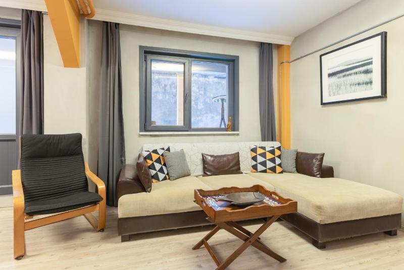 Contemporary and Stylish Flat in Sisli — отель с удобствами в Стамбуле
