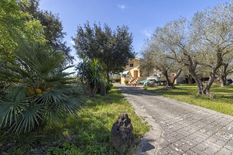 L'Oliveto Fiocca a Olmedo - Spazioso Appartamento Rurale