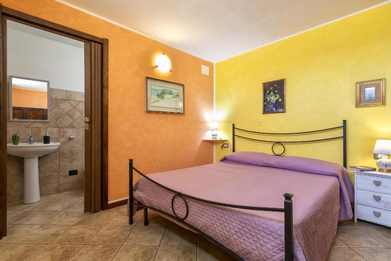 L'Oliveto Fiocca a Olmedo - Spazioso Appartamento Rurale