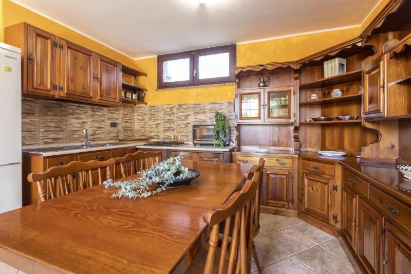 L'Oliveto Fiocca a Olmedo - Spazioso Appartamento Rurale