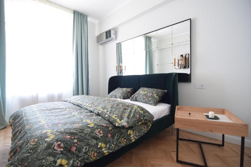 Beautiful Apartment in Old City — комфортный отель в Бухаресте