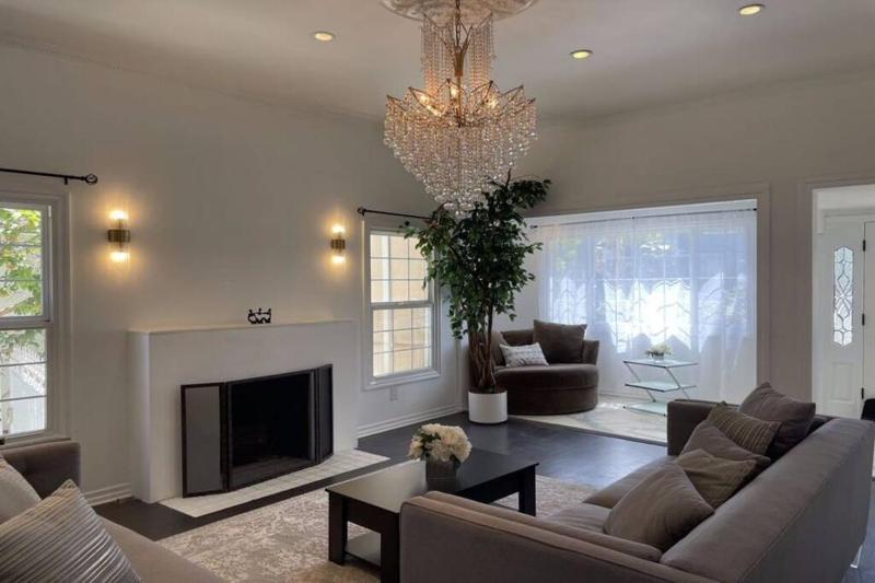Цены на 3 Bd Beverly Hills House в Лос-Анджелесе