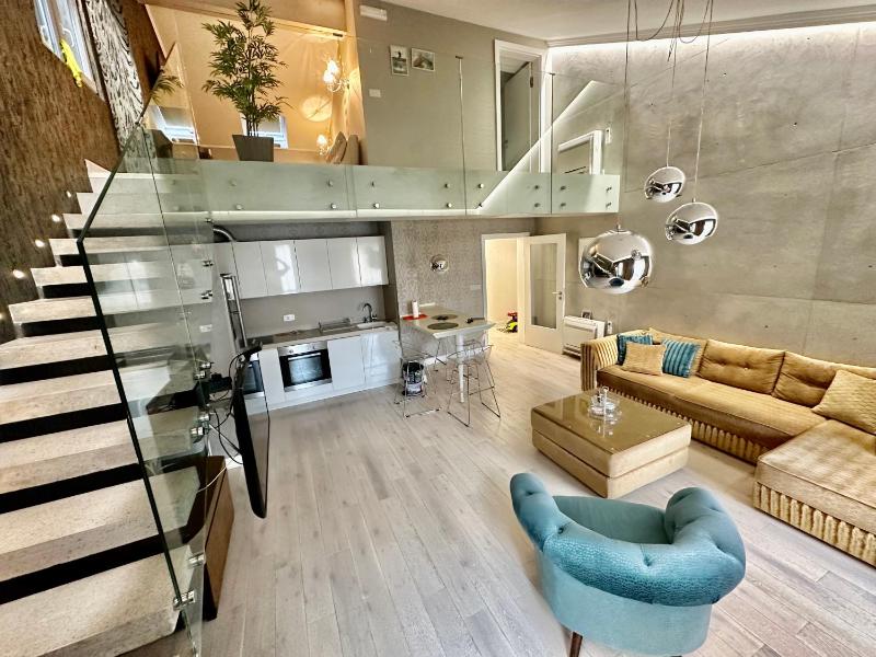 Lux Apartment Budva — отель с удобным расположением в Будва