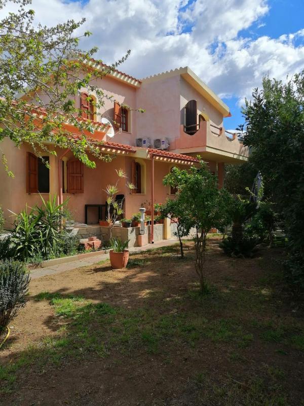 Domus Delia a Solanas - Accogliente casa vicino mare