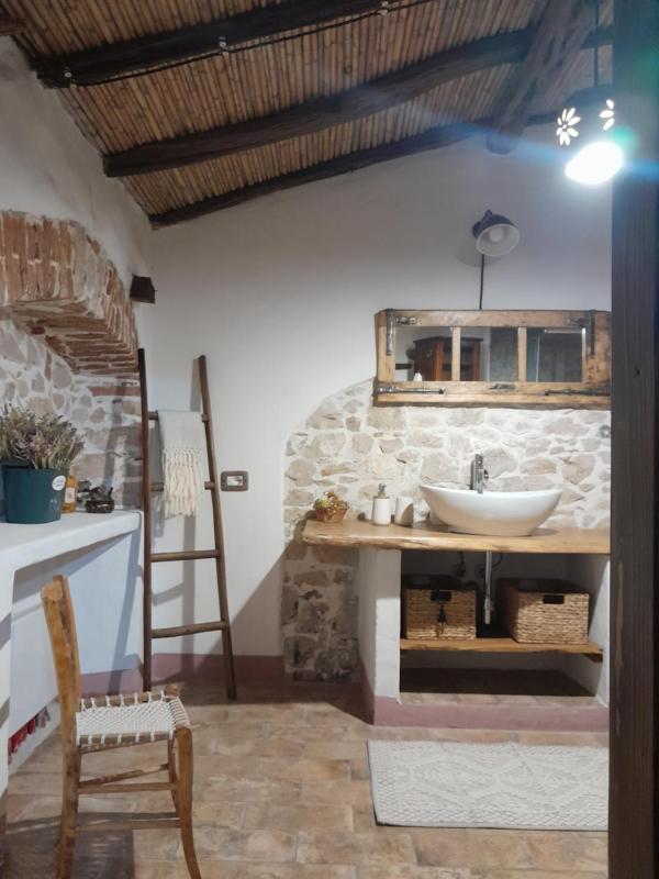 Da Nonna Monserrata a Baunei - Rilassante Casa con Giardino