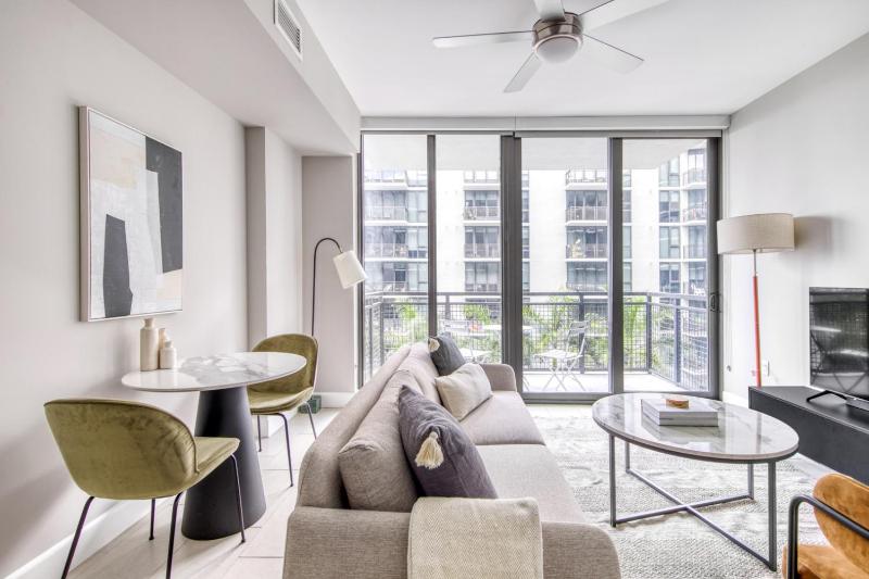 Lovely Doral 1BR Pool Gym nr Airport MIA-3 — отель в Майами, Соединенные Штаты Америки