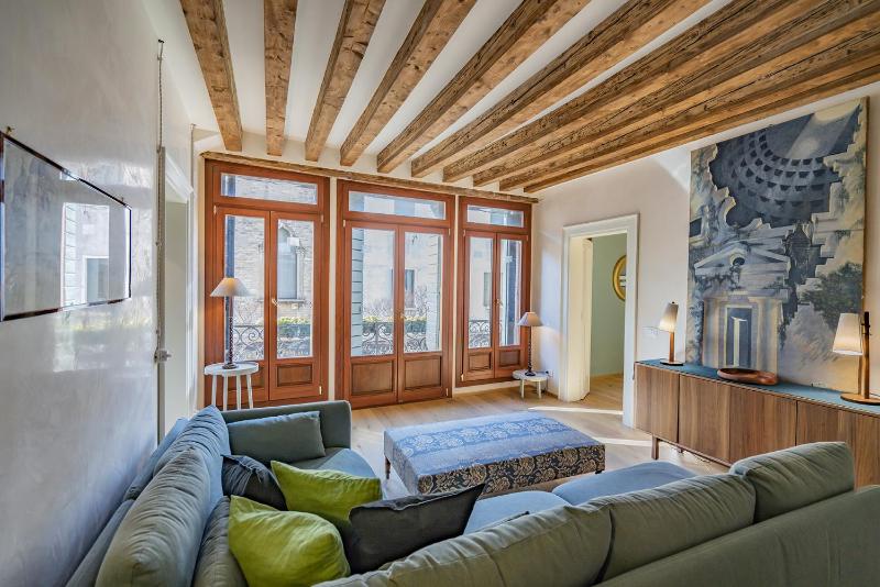Ca' Delle Vele Charming Apartment in Dorsoduro — отель в Венеции, Италия