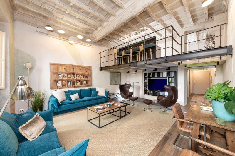 Design apt near Spanish Step — отель в Риме, Италия