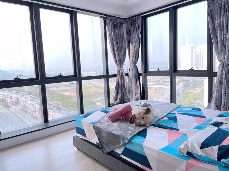FREE Parking REVO 2 Bedrooms Bukit Jalil L13A — отель с удобным расположением в Куала-Лумпуре