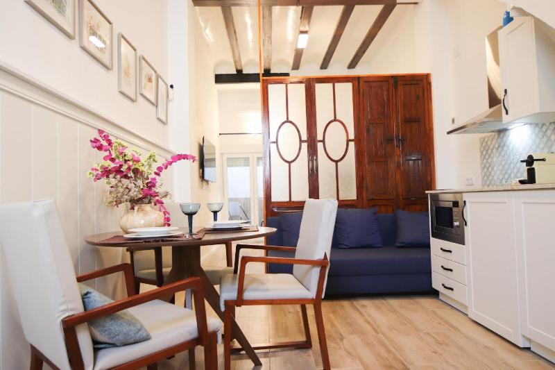 Apartamento cerca de la Playa de Malvarrosa by Alterhome — отель в Валенсии, Испания