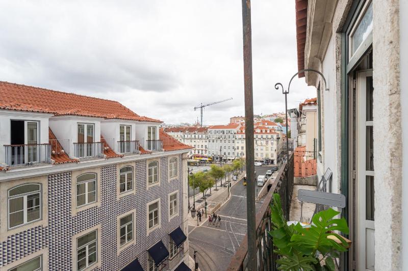 Heart of Lisbon private room with balcony — отель в Лиссабоне, Португалия