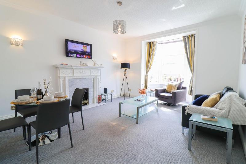 Pearl Paddington - Lovely 2 bed flat in Paddington — отель с удобным расположением в Лондоне