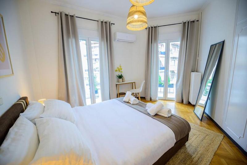 Boho Luxury 2 BR Apartment, Acropolis Museum View — комфортный отель в Афины