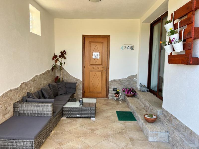Casa MIRTÒ a Olbia - Lussuosa Villa con Piscina e Vista