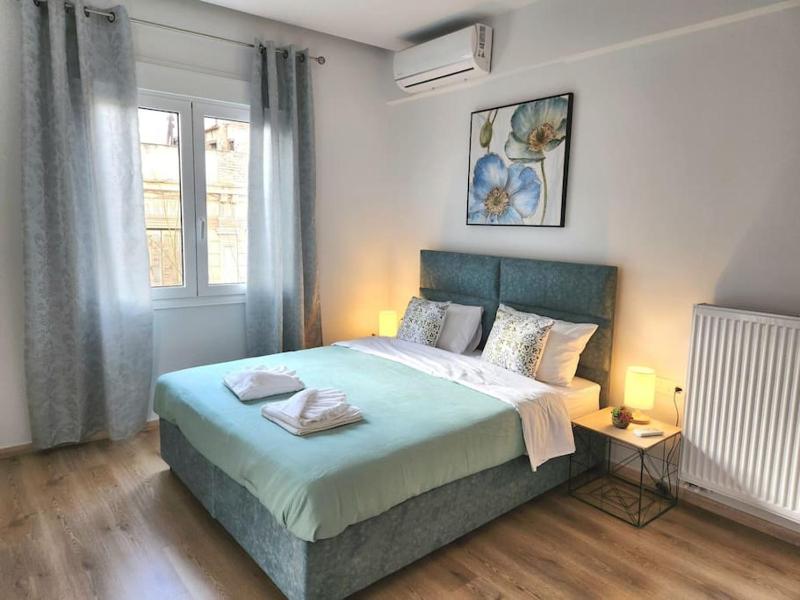 Lux House Attiki VIPGreece — отель с удобным расположением в Афины