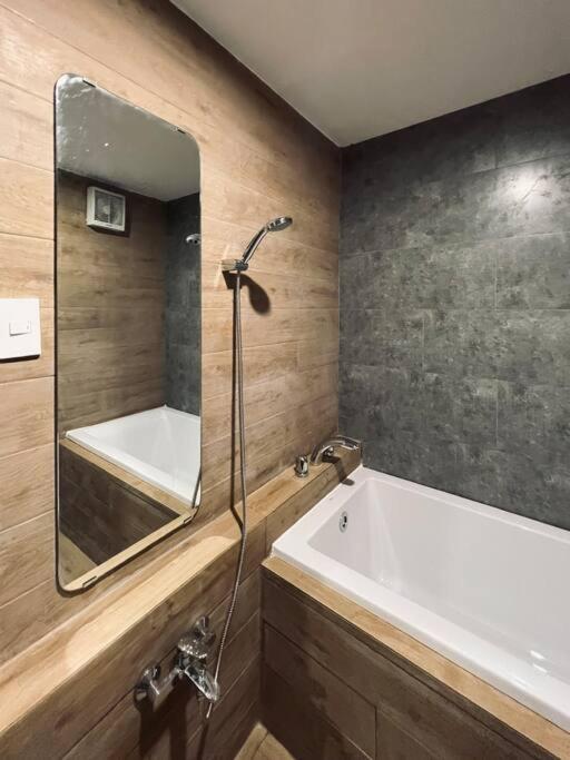 Cho thue phong share house Locasis — забронировать отель в Хошимине