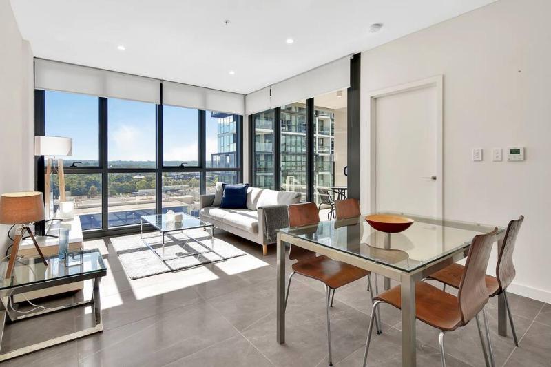 Stunning Corporate Apartment WAT1011601 — отель с удобным расположением в Сиднее