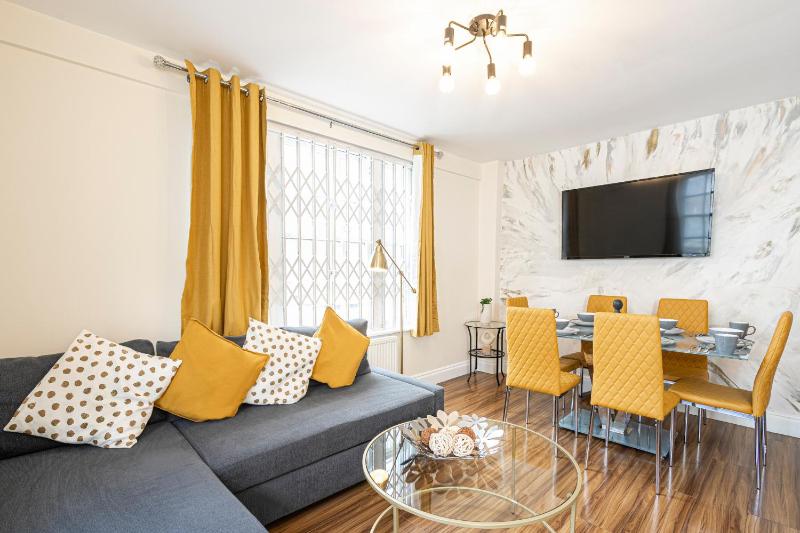 Цены на Nice 3 Bedrooms apartment near Hyde Park & Oxford St в Лондоне