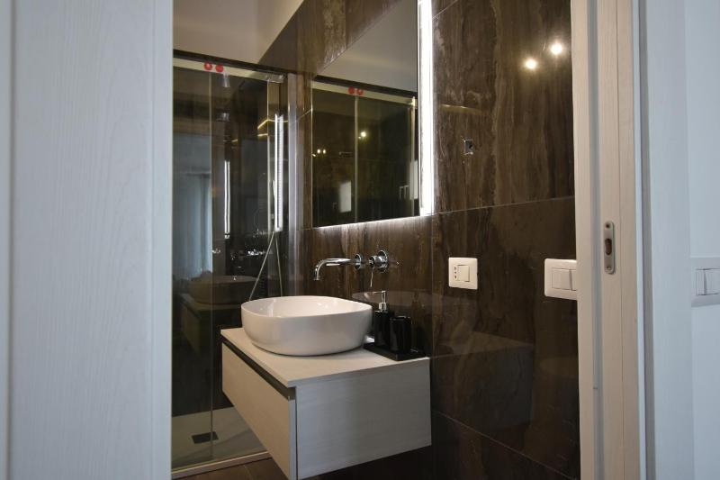 CAVOUR ROOMS a Olbia - Camere Confortevoli in Centro