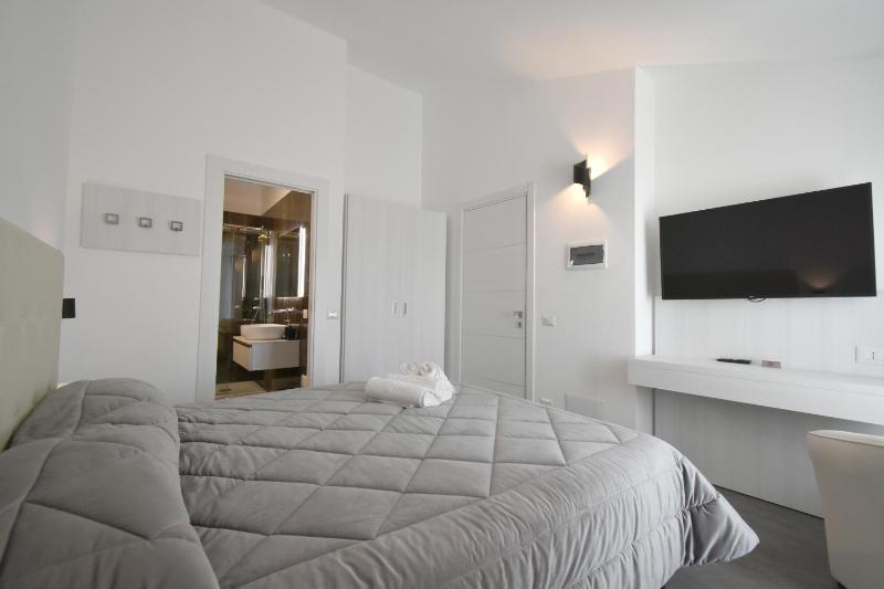 CAVOUR ROOMS a Olbia - Camere Confortevoli in Centro