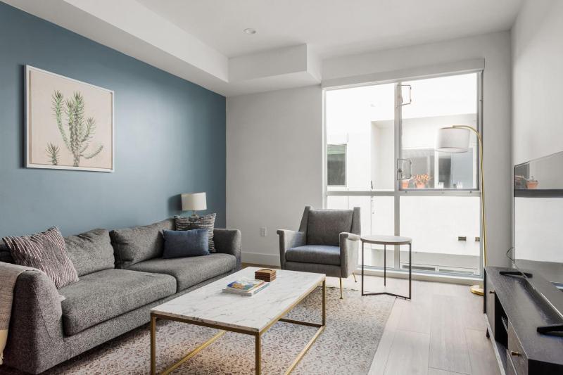 Hollywood 2br w gym pool nr studios LAX-1036 — отзывы гостей и цены