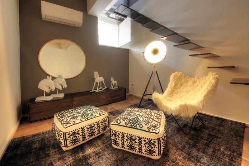 Urban Central Suites a Cagliari - Eleganti con giardino
