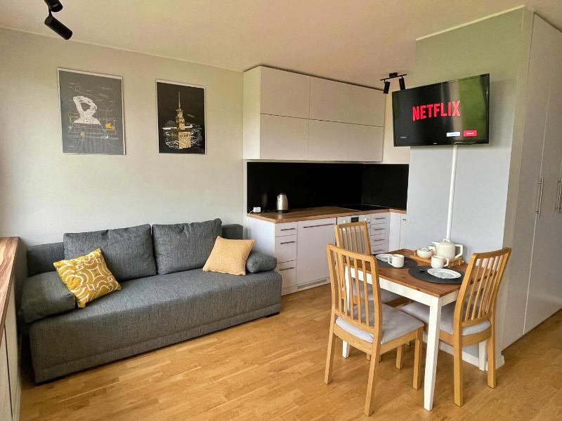 Szucha 27 - Royal Lazienki Flat — забронировать отель в Варшаве
