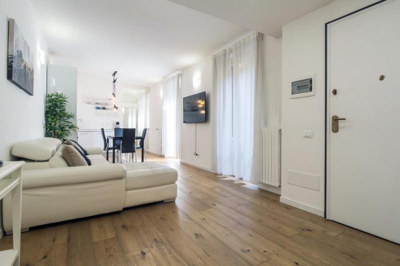 Easylife - Elegante dimora a due minuti dal Duomo — отель в Милане, Италия