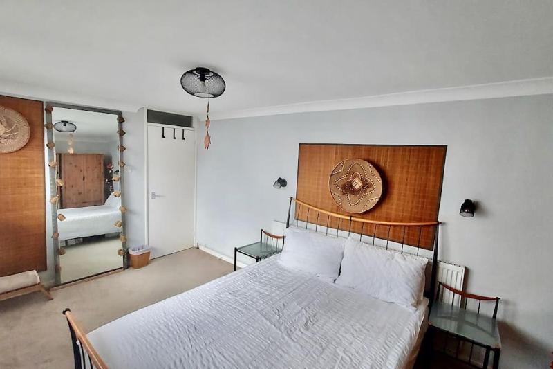 Central Apartment, Kings Cross 6 mins walk — забронировать отель в Лондоне