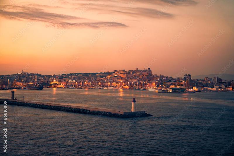 Sky Moon a Cagliari - Lussuoso appartamento con vista mare