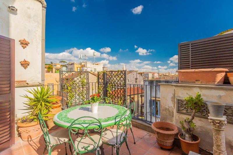 The B rooftop apartment — отель с удобствами в Риме