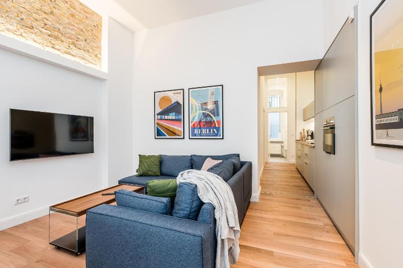 Neues Design-Apartment in Friedrichshain — забронировать отель в Берлине