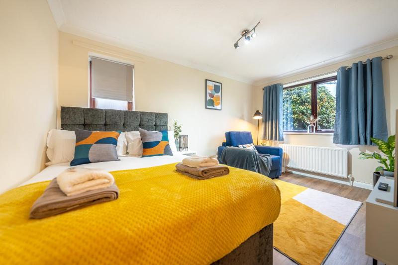 Grange Studio Apartment - Heathrow — отель с удобным расположением в Лондоне