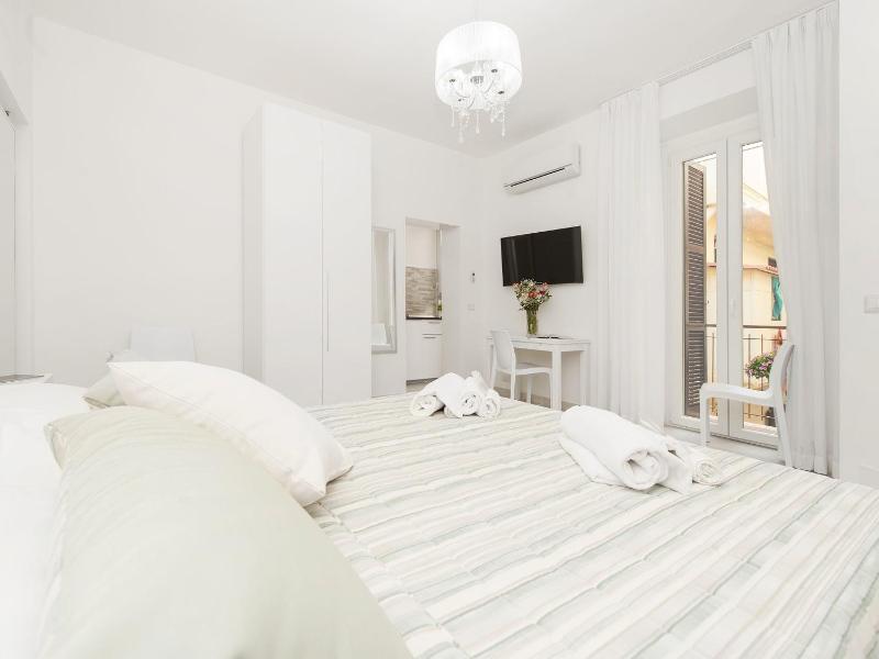 White Flat Termini — отель с удобствами в Риме