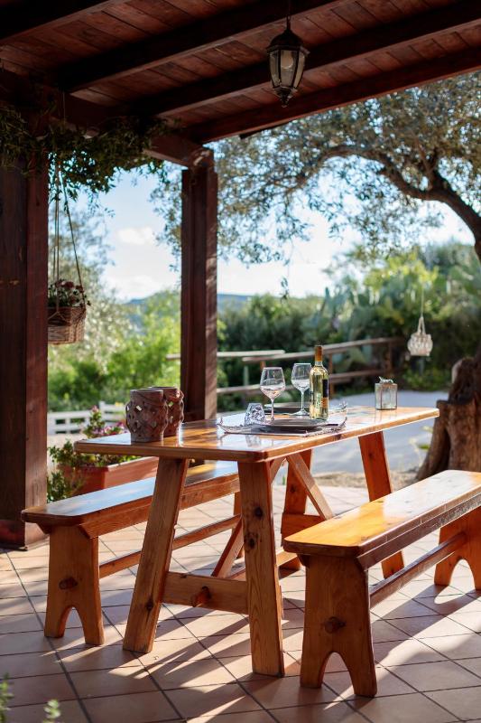 Tiria House a Bosa - Incantevole Casa Vacanze con Terrazza