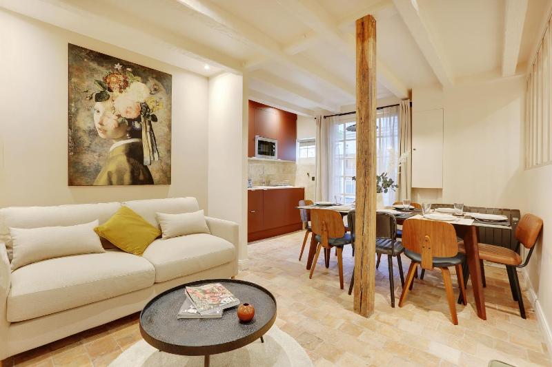Elegant Apartment in Le Marais — комфортный отель в Париже