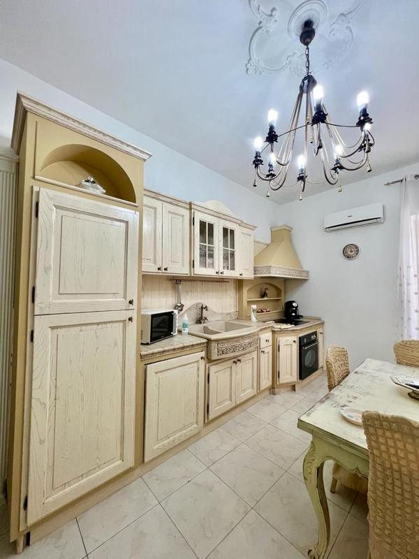 Antonietta house — отель с удобным расположением в Неаполе