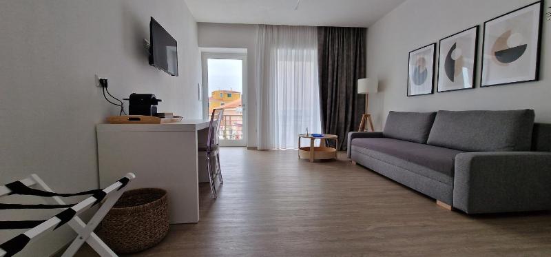 Sardinia Suites: Elegante suite con vista panoramica