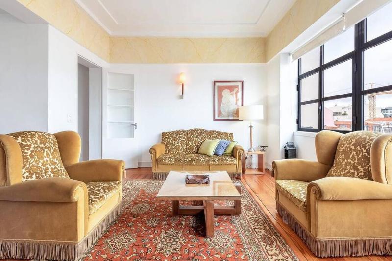 MyPlaceLisbon - Cassiano Large Apartment — отель с удобным расположением в Лиссабоне