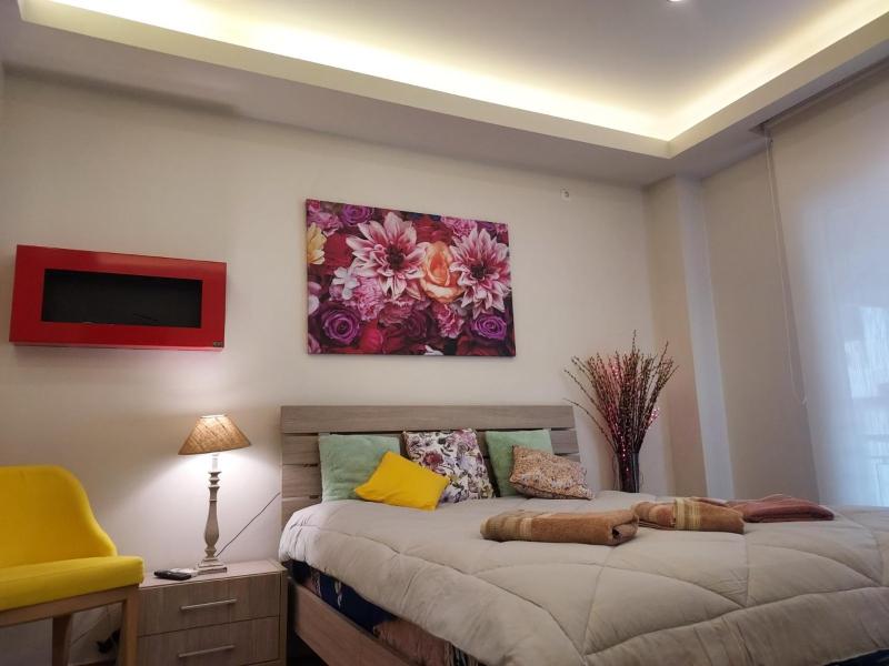 Acropolis Metro Station Flat 2 — отель с удобным расположением в Афины