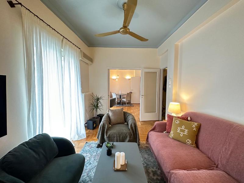 Sunny Apartment in Koukaki - Excellent spot — отель в Афины, Греция