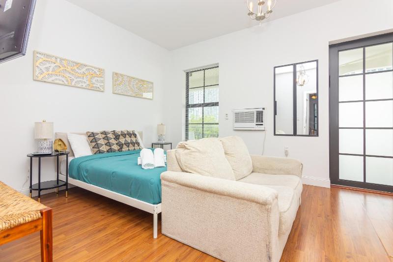 Home Miami Downtown with Balcony - 5 minutes from Wynwood & Port - near Beach — отзывы гостей и цены