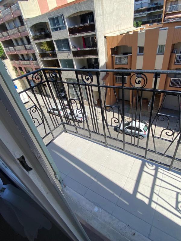 Nice - Appartement T3 renove de 50 M2 classe 2 etoiles — отель с удобствами в Николь