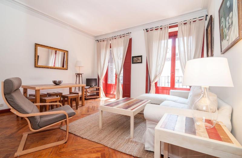 Apartamentos Madrid Centro B — комфортный отель в Мадриде