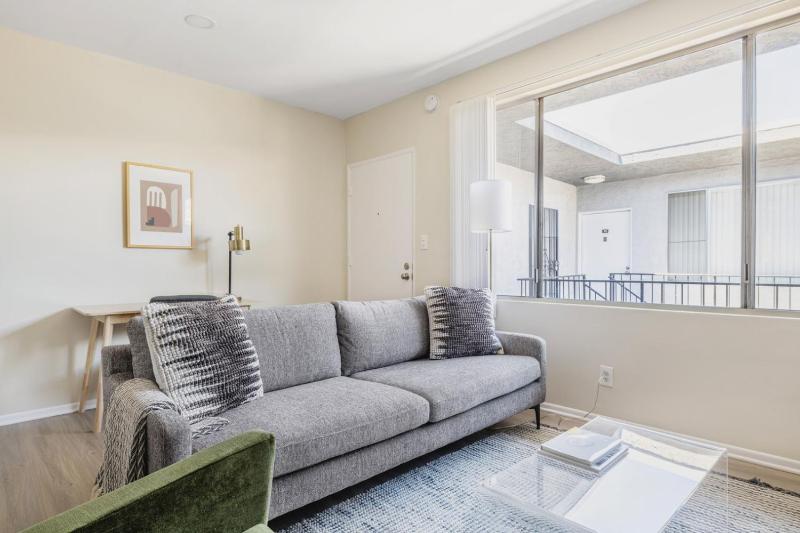 Mar Vista 1BR nr shops 15 min drive to beach LAX-469 — комфортный отель в Лос-Анджелесе