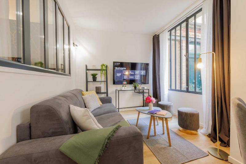 Amazing Apartment - Paris Center - Gare de l'Est Republique — комфортный отель в Париже