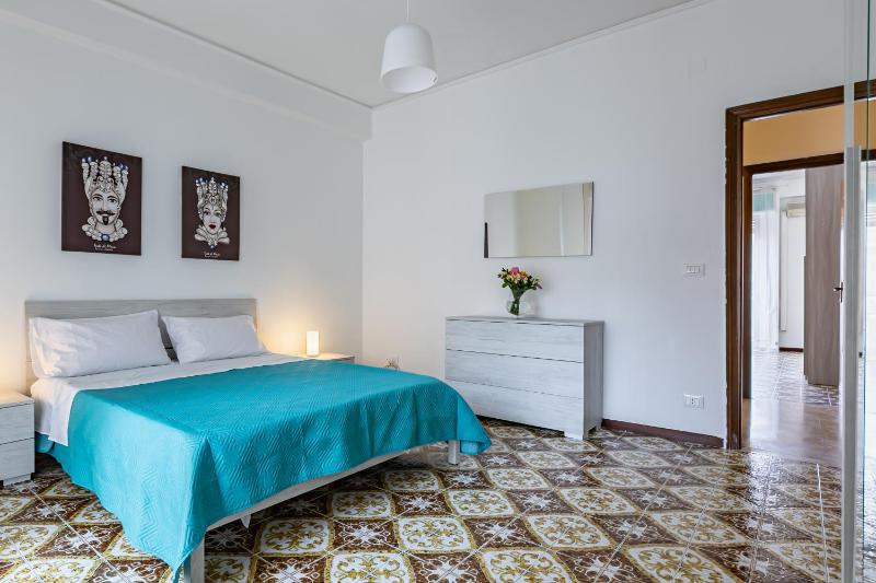 Цены на Via Liberta Roomy Apartment в Палермо